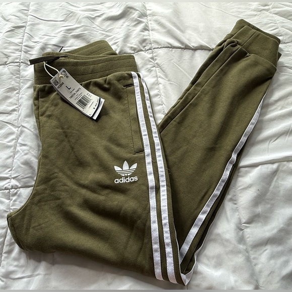 Adidas Boys Youth Trefoil Olive Green/White Cotton Joggers Sweat Pants NEW NWT - Picture 1 of 2